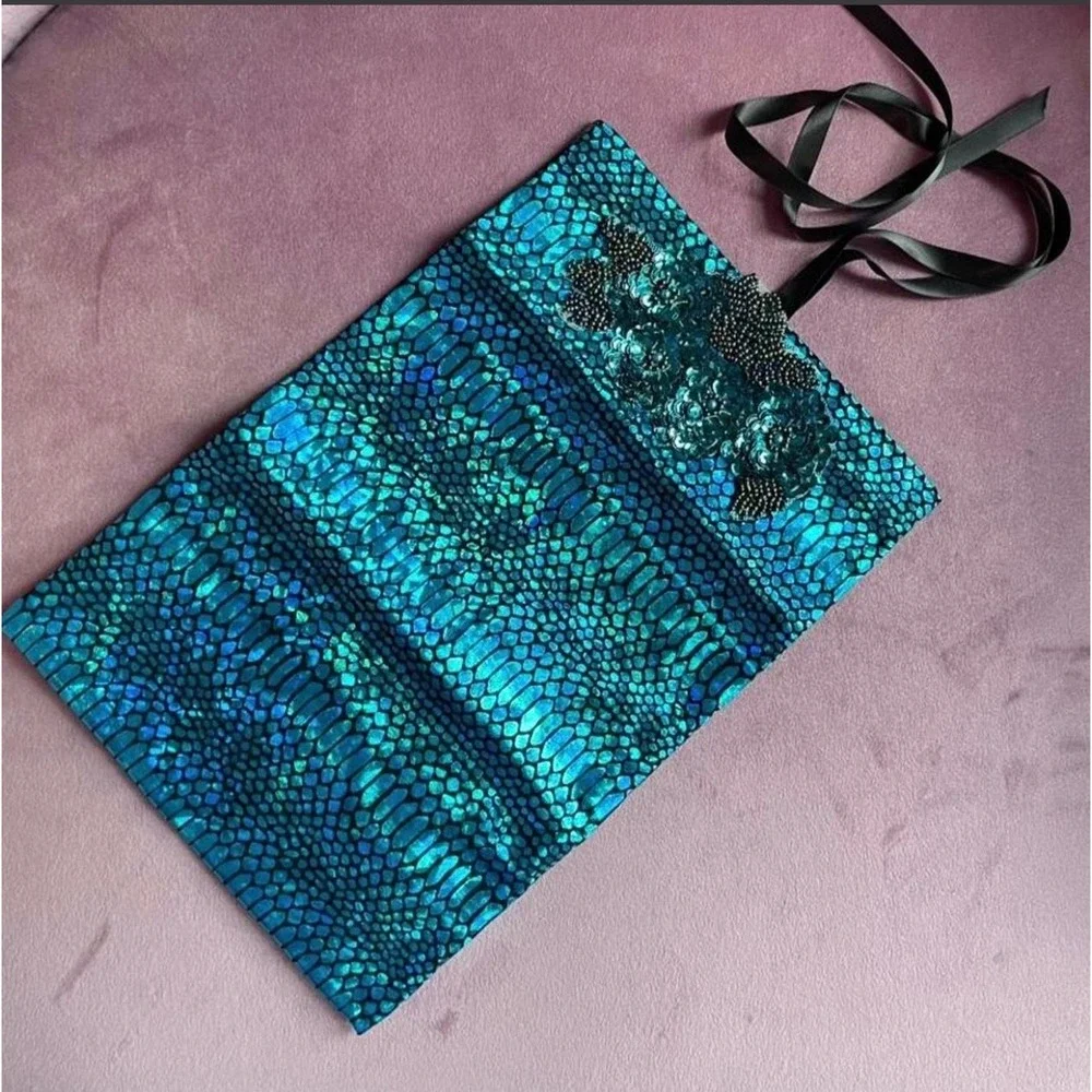 Handmade Blue Black Snakeskin Beaded Sequin Floral Clutch Tarot